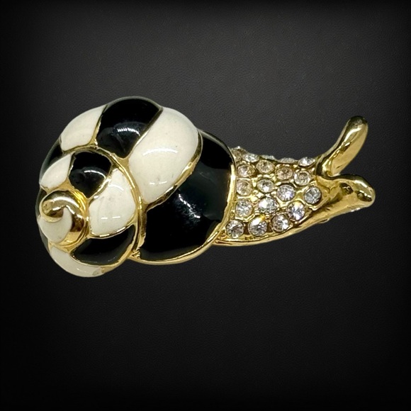 Vintage Jewelry - Vintage Black & White Enamel & Rhinestone Snail Brooch